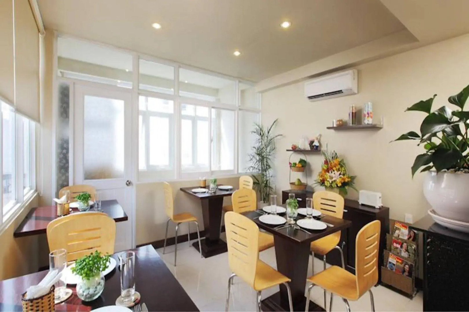 The Noble Swan Central Dong Du Hotel