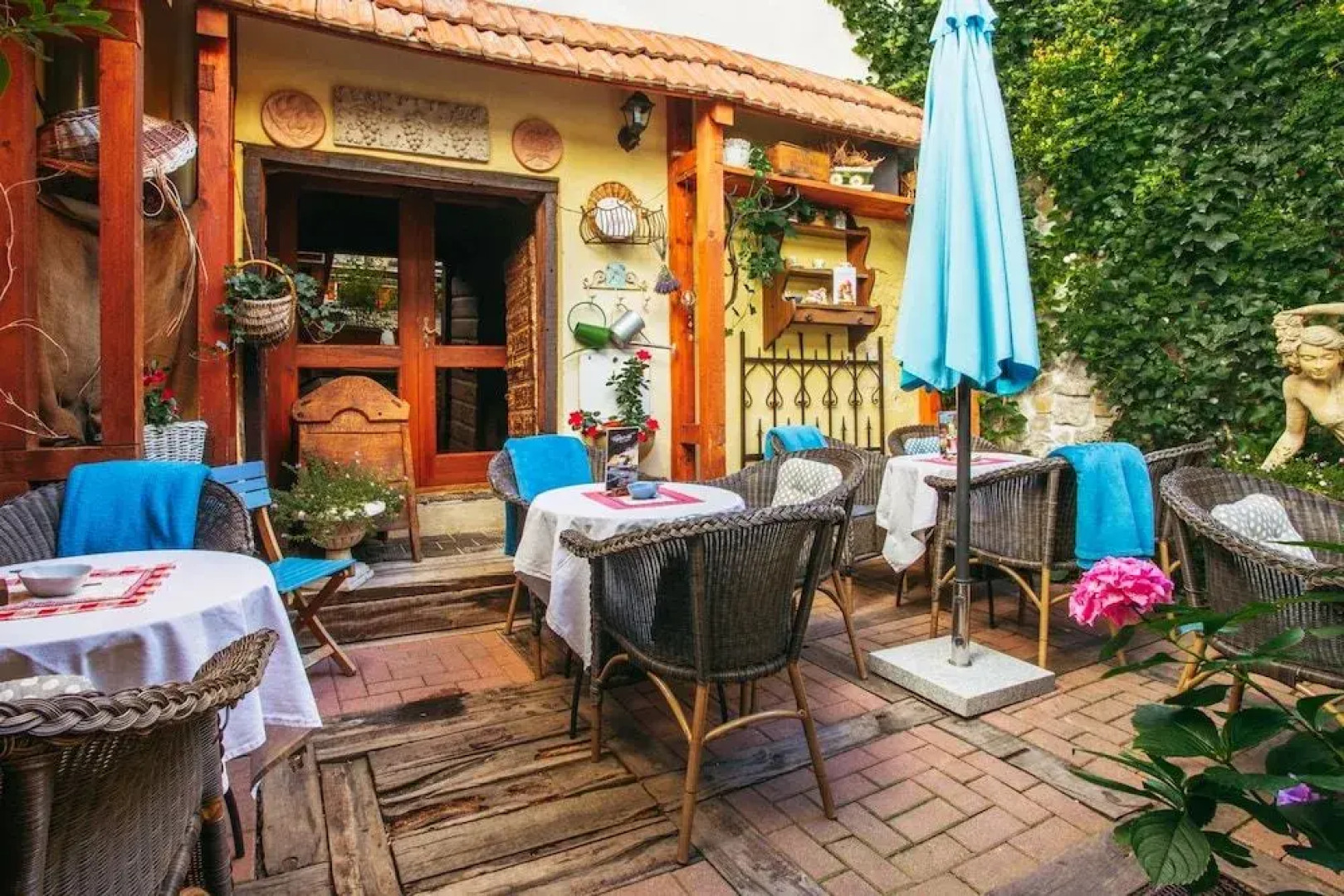 Divná Pani Luxury Gallery Rooms