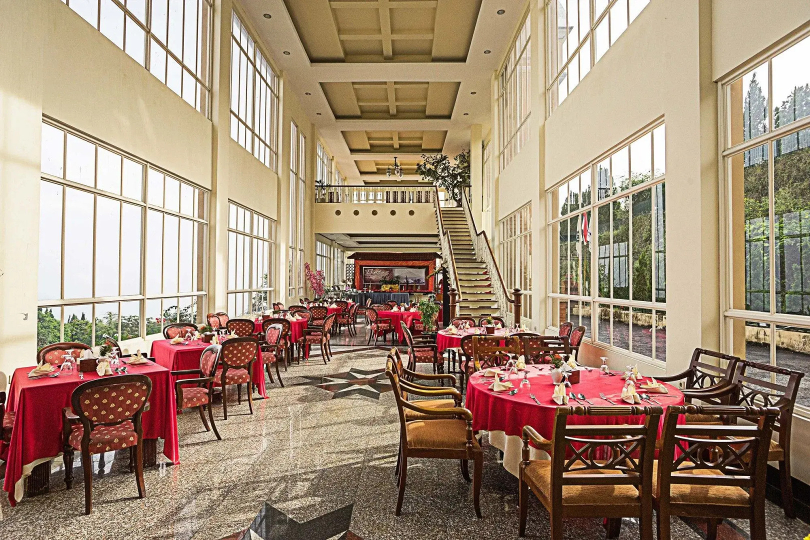 Royal Hotel and Convention Tretes