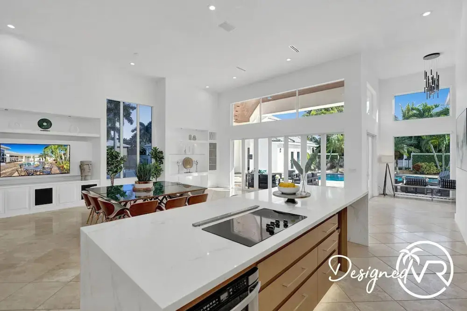 Sophia's Compound resort w heated pool