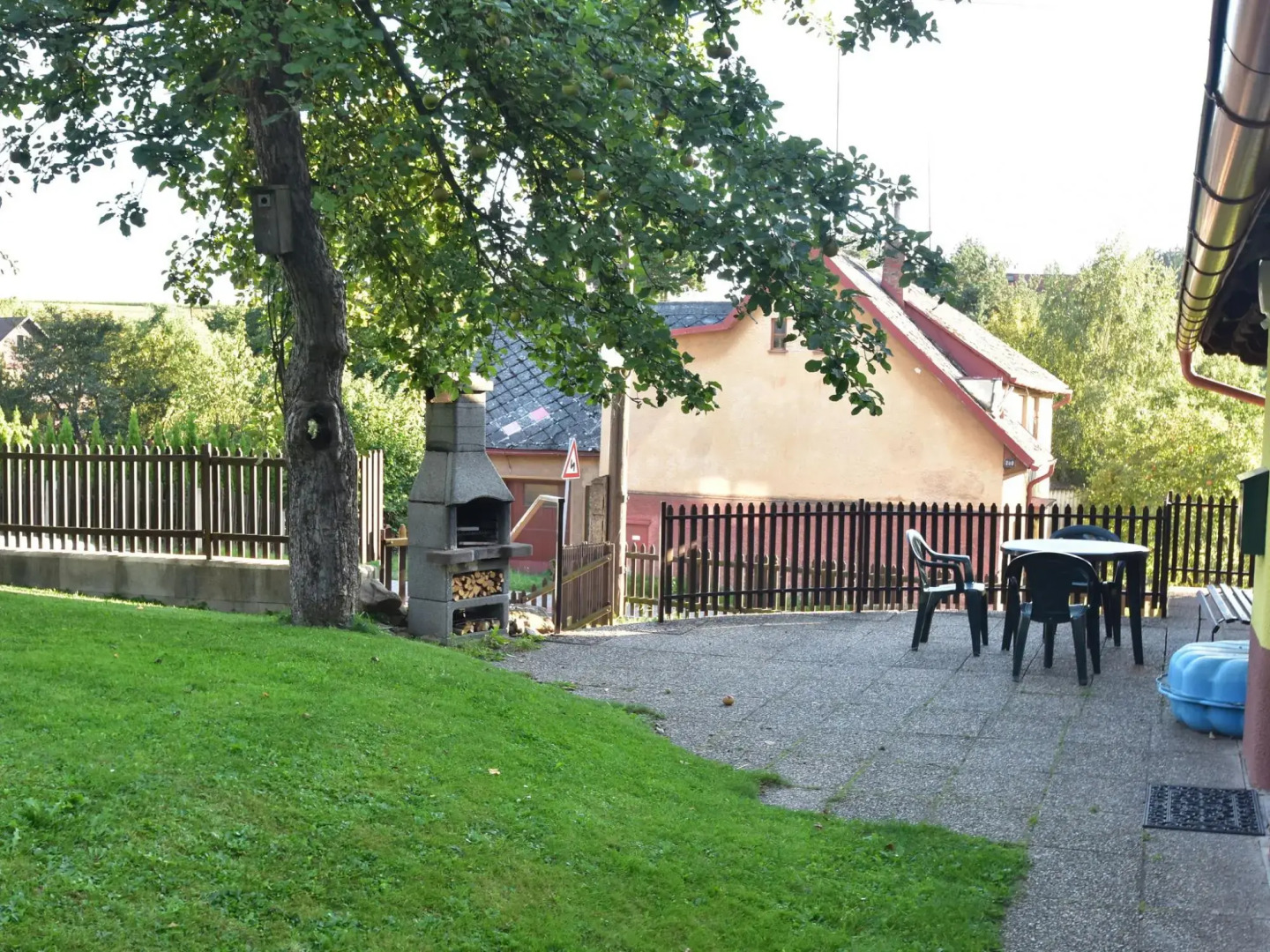 Authentic Holiday Home with Garden near Trutnov
