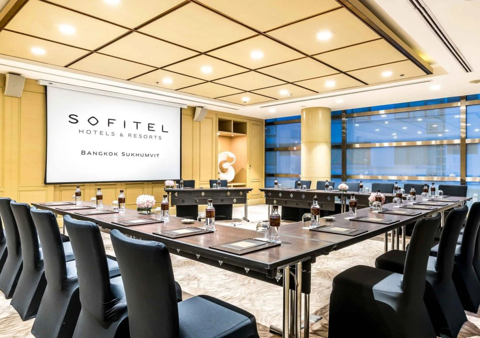 Отель Sofitel Bangkok Sukhumvit