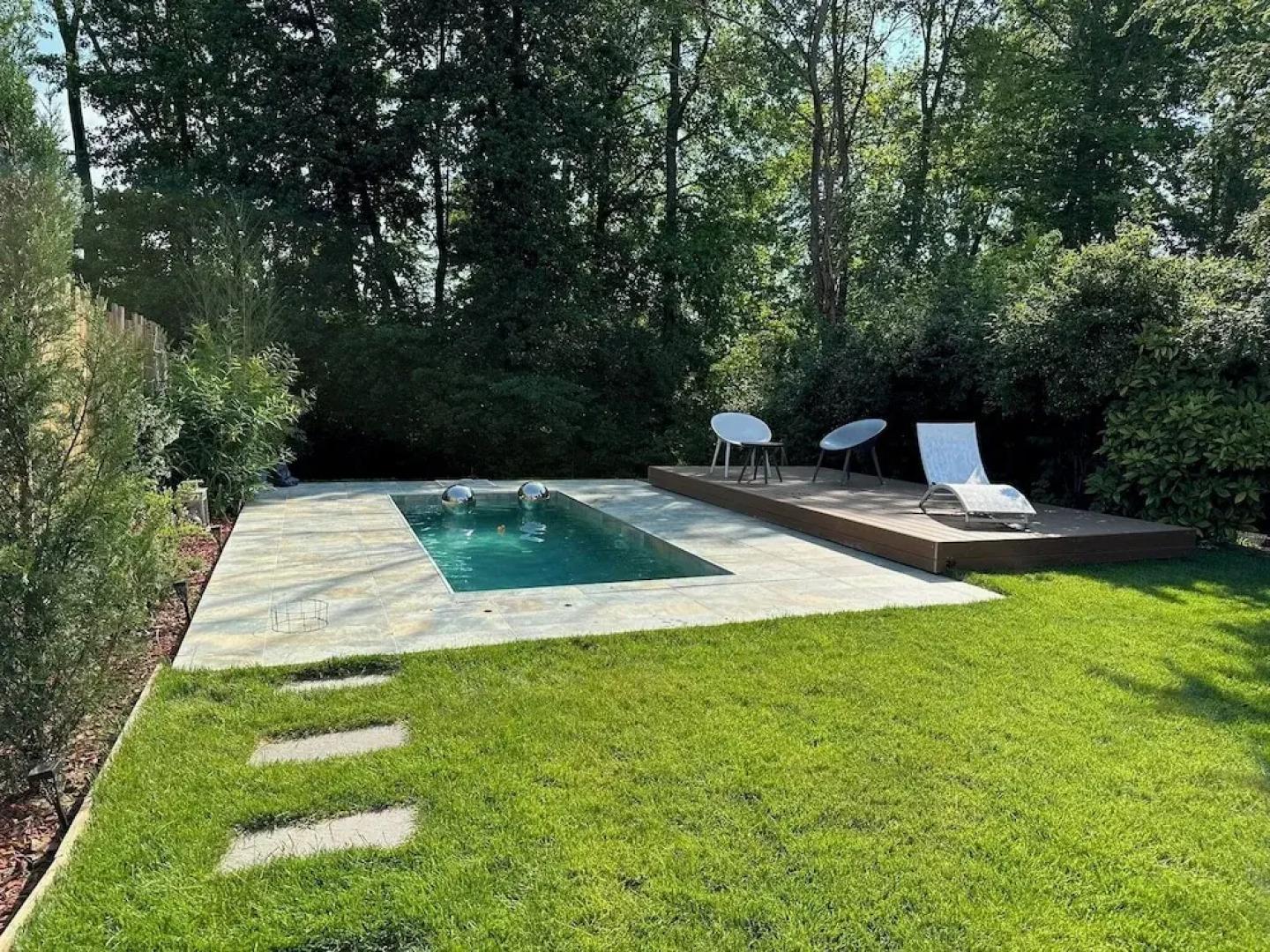 Paris Garden River residence