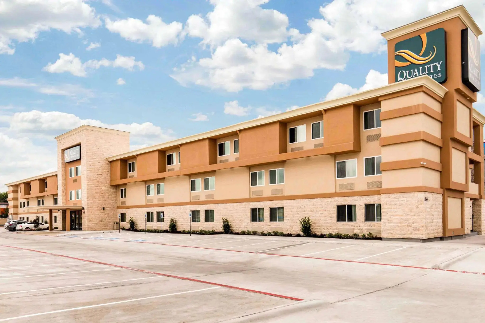 Quality Inn & Suites Plano East - Richardson