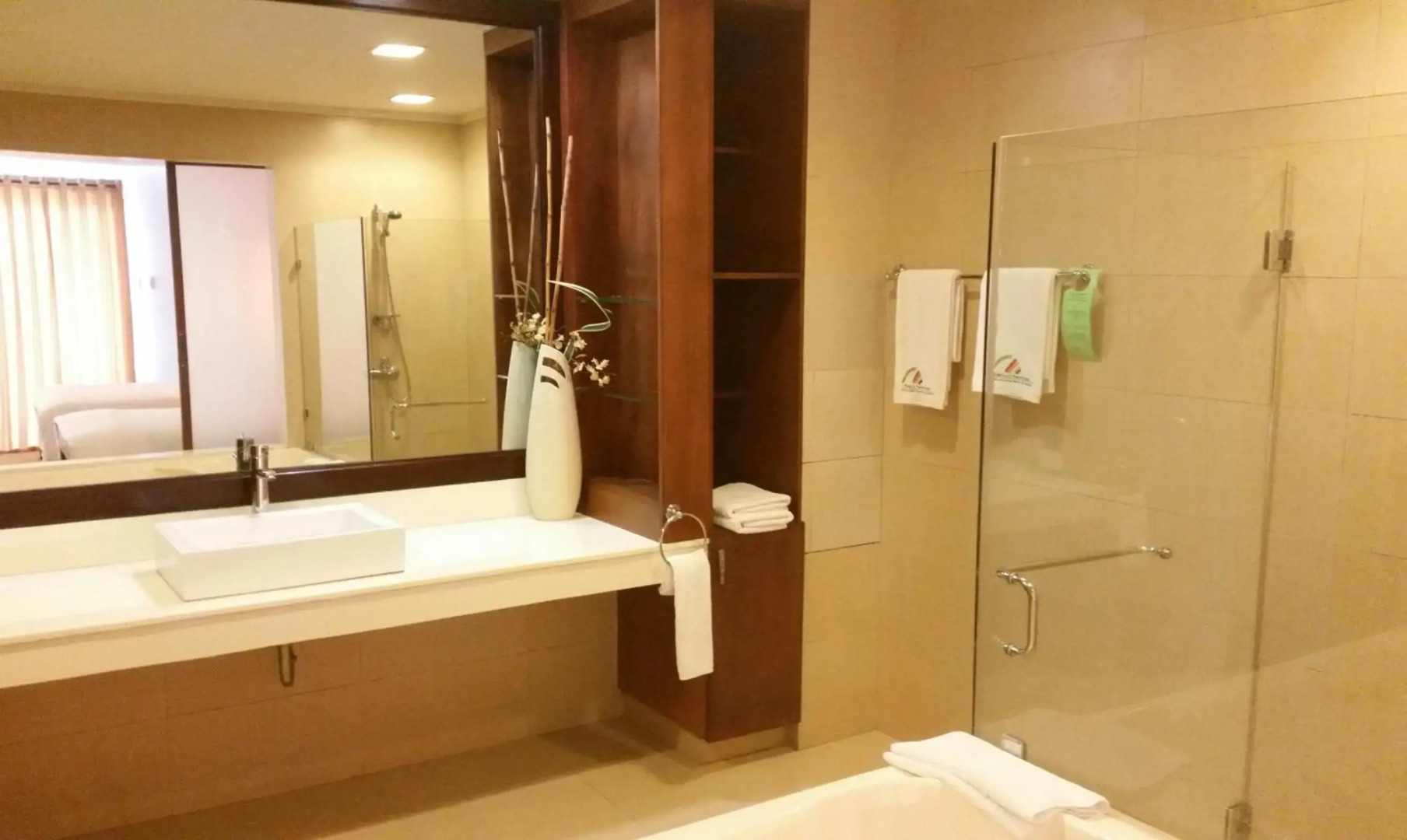 Coron Gateway Hotel & Suites