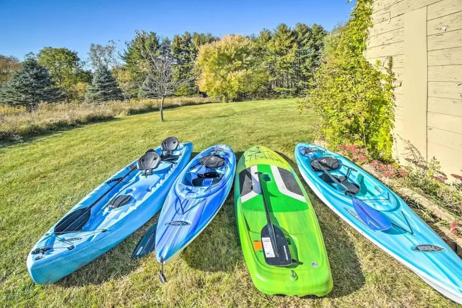 Chic Apple River Escape w/ Fire Pit!