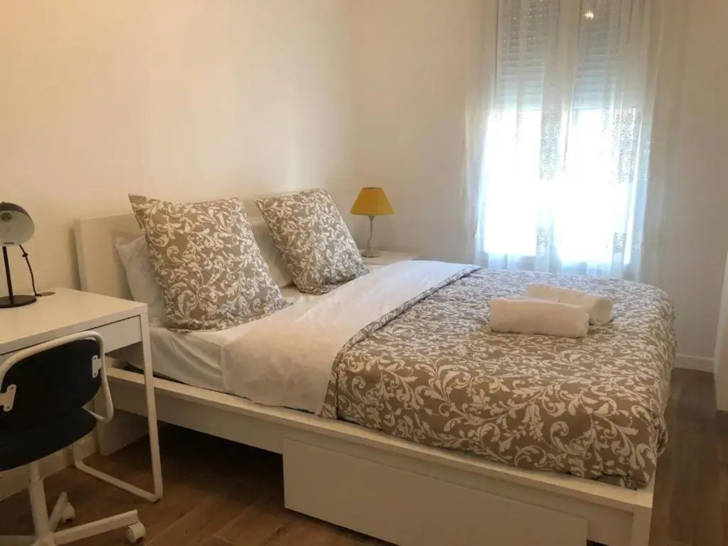 Apartment in Paris Suburb, 15 minutes to center.