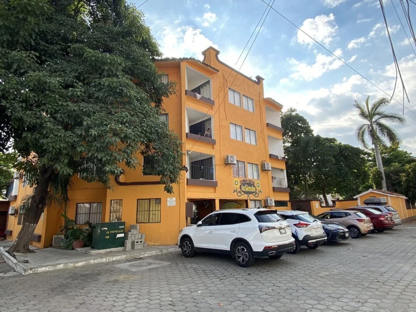 Condo Hotel Los Girasoles