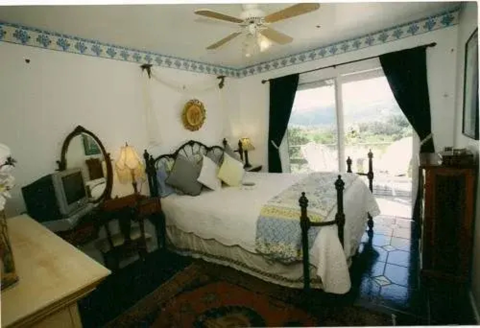 Hillcrest Country Inn Bed and Breakfast