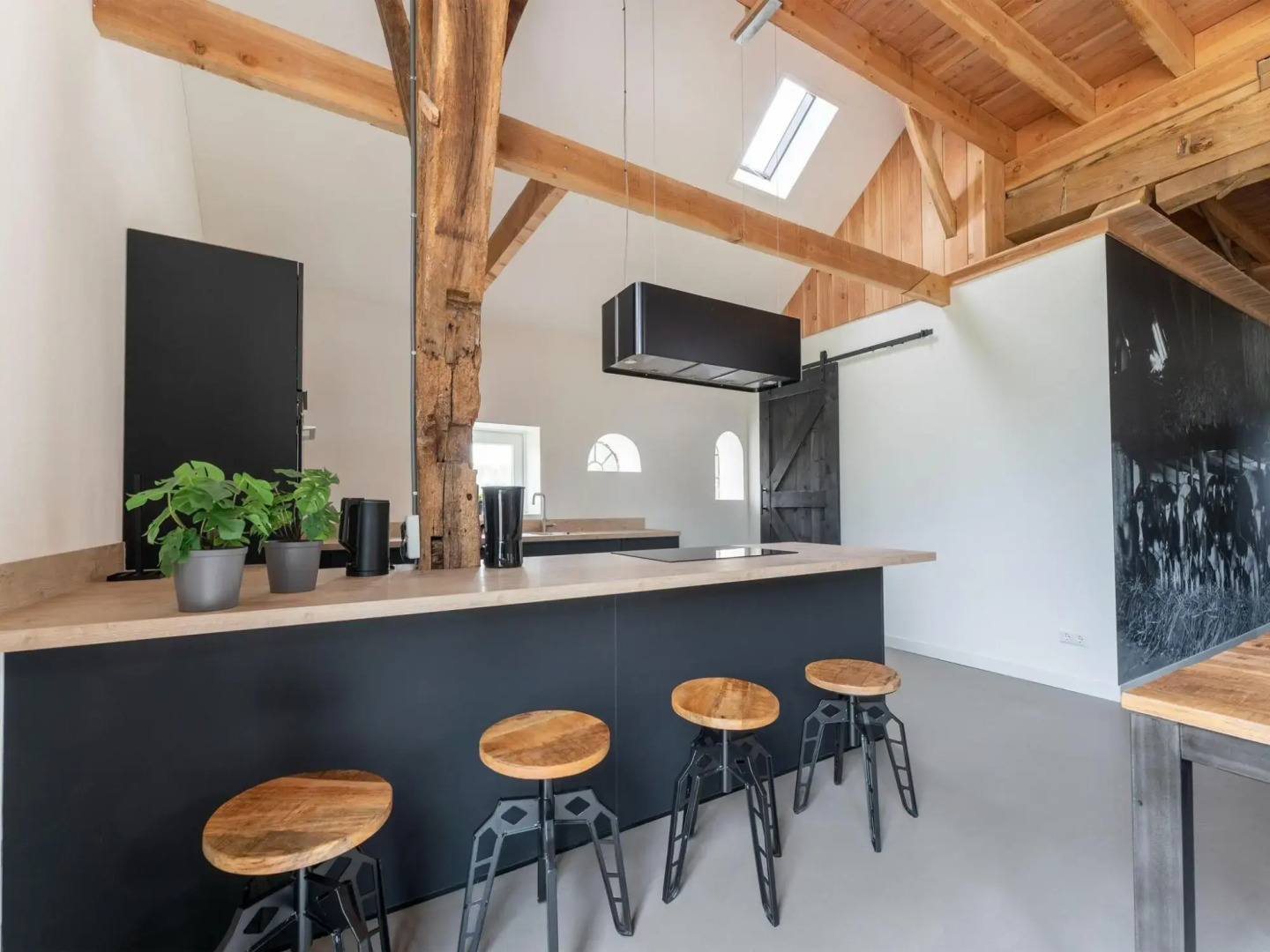 Spacious holiday home in Voorst with garden