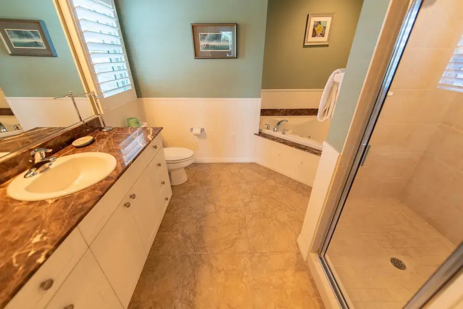 Pelican Villa Apartment 4