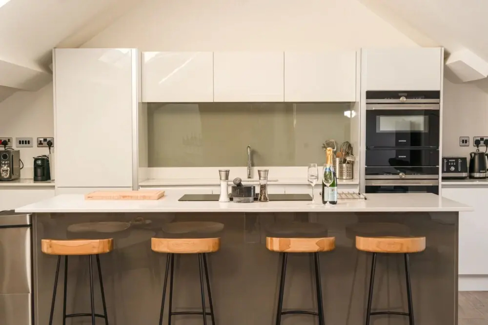 Larkrise, The Penthouse