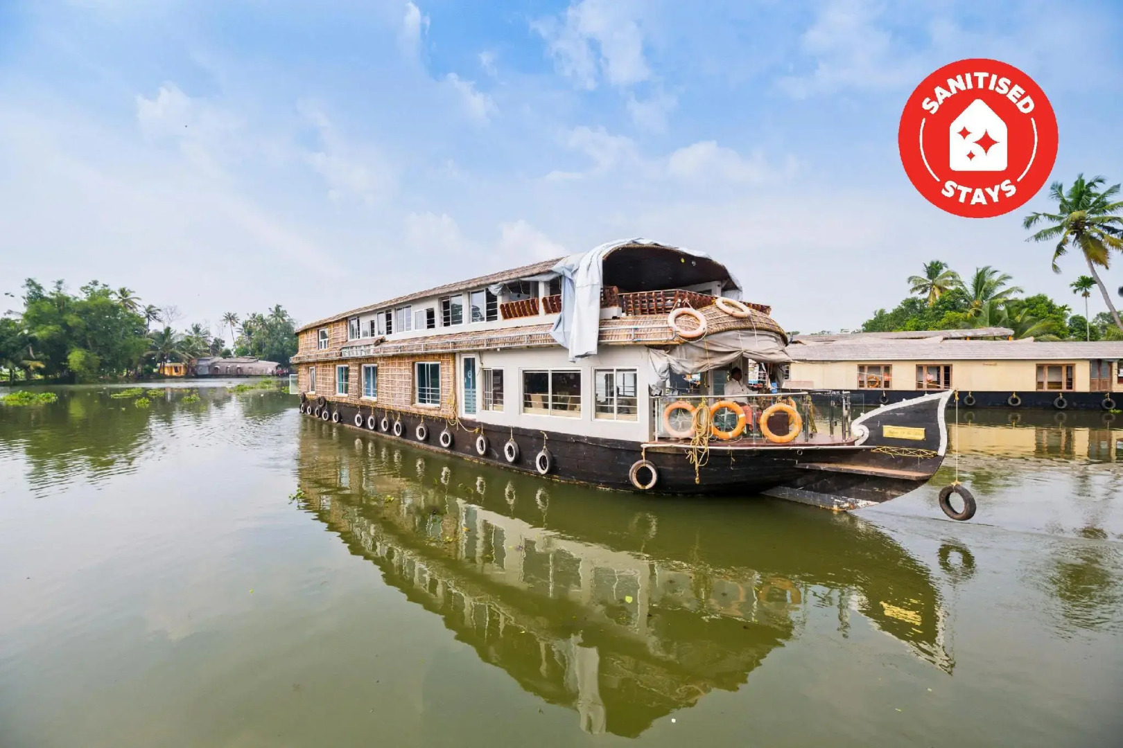 OYO 24611 Houseboat Water Cruise Sharing