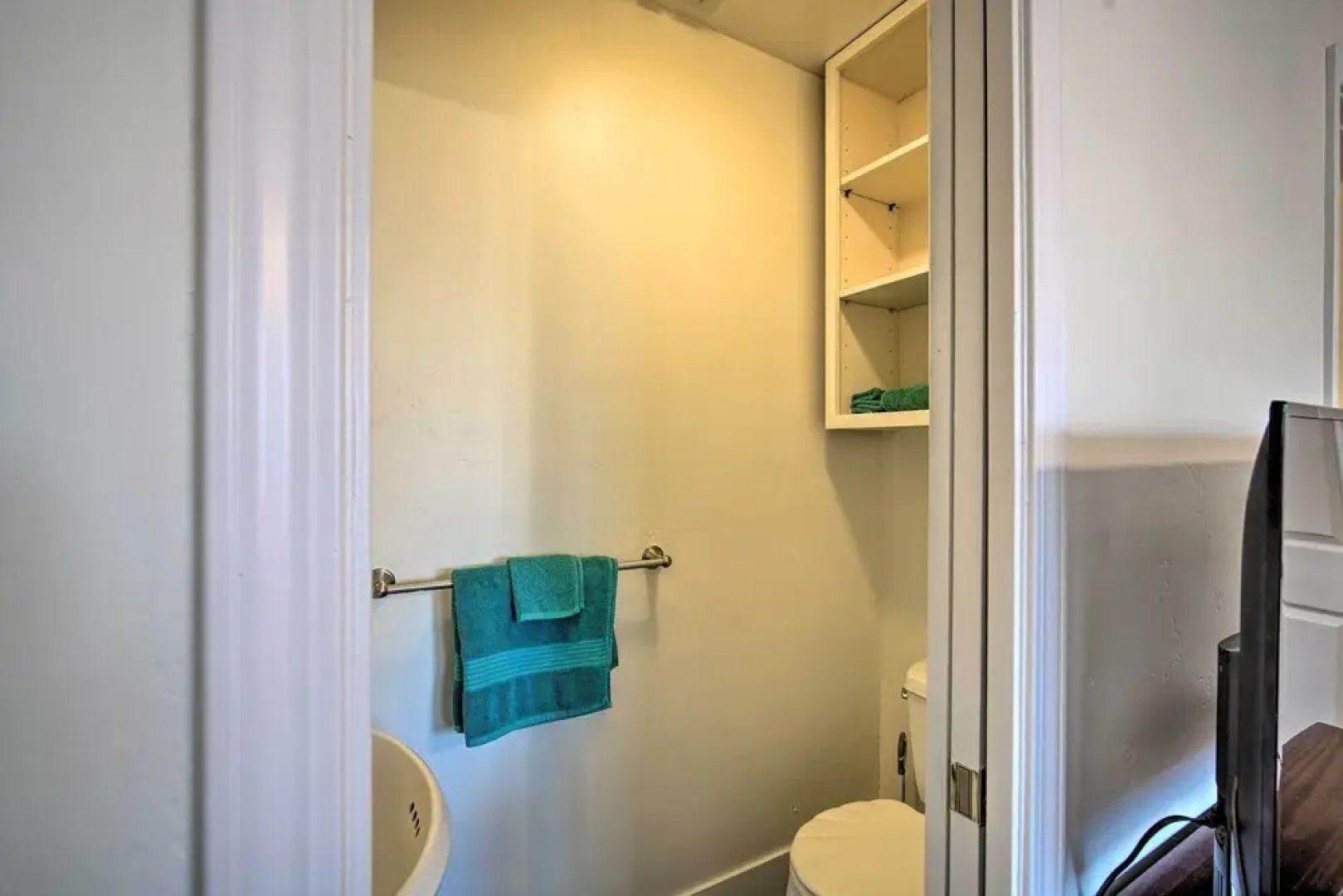 Relaxing Lake Arrowhead Home ~ 1 Mi to Lake!