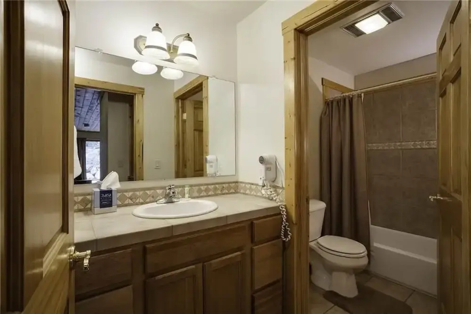 Scandinavian Lodge And Condominiums by Pioneer Ridge Mgmt