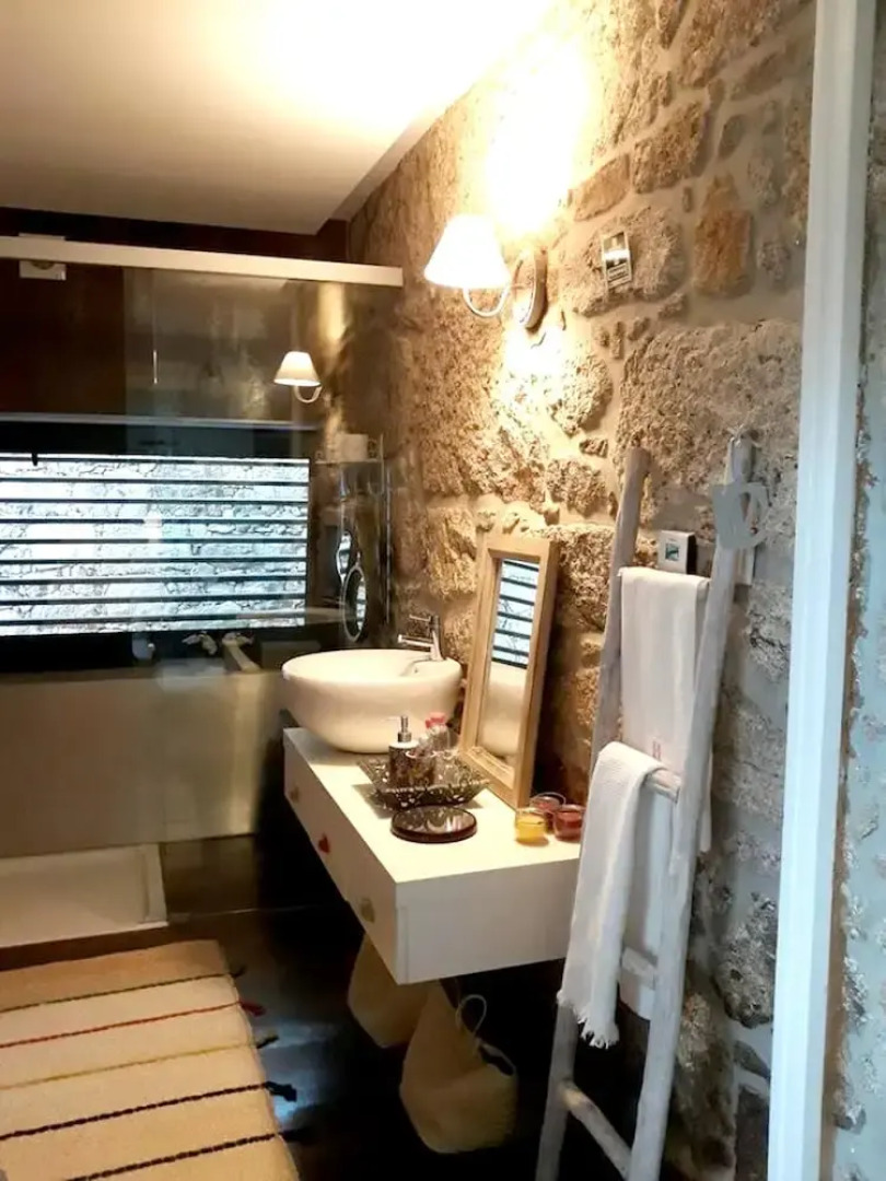 House With 3 Bedrooms in Gondiães, With Wonderful Mountain View, Enclosed Garden and Wifi