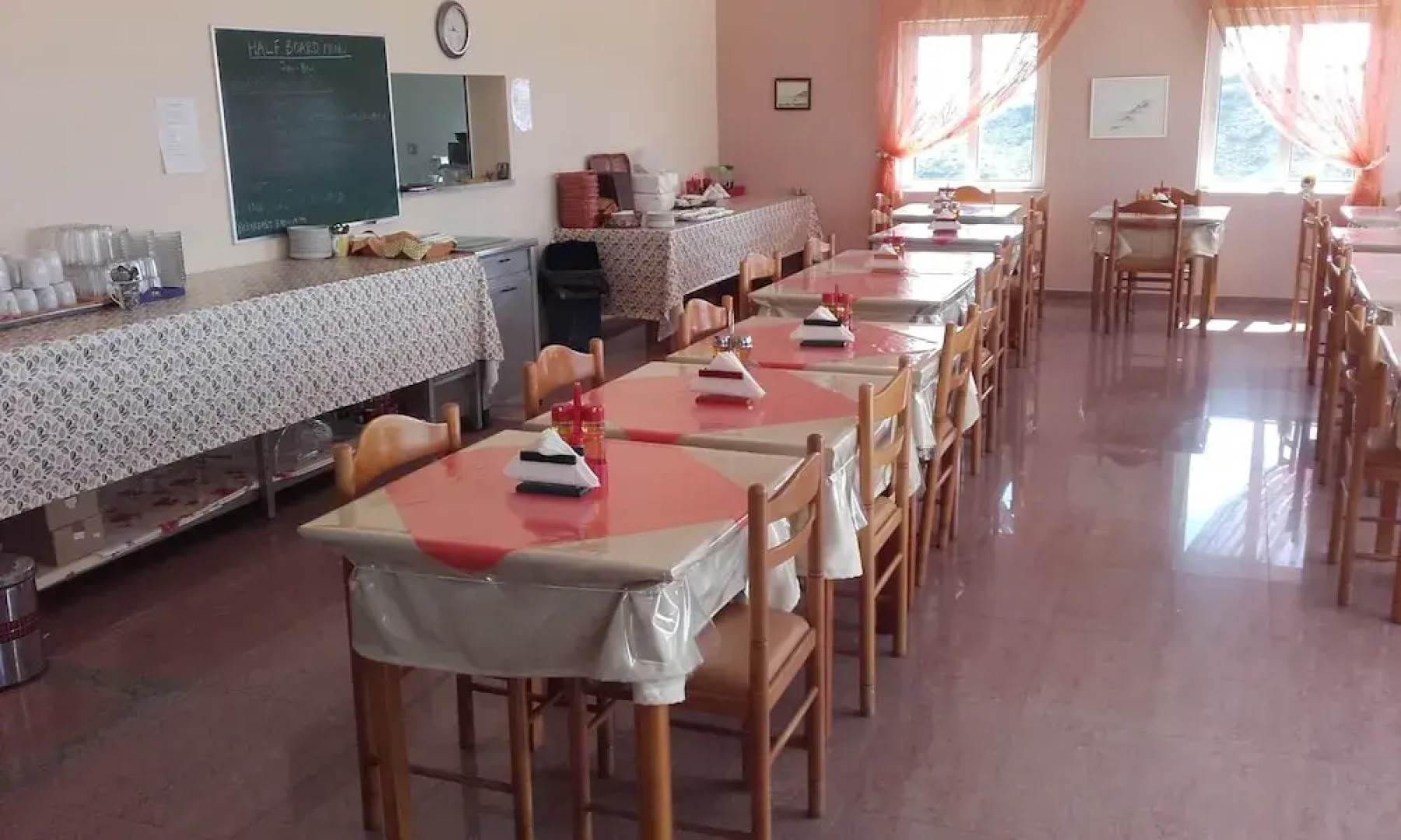 Hotel Pantheon, Kefalos