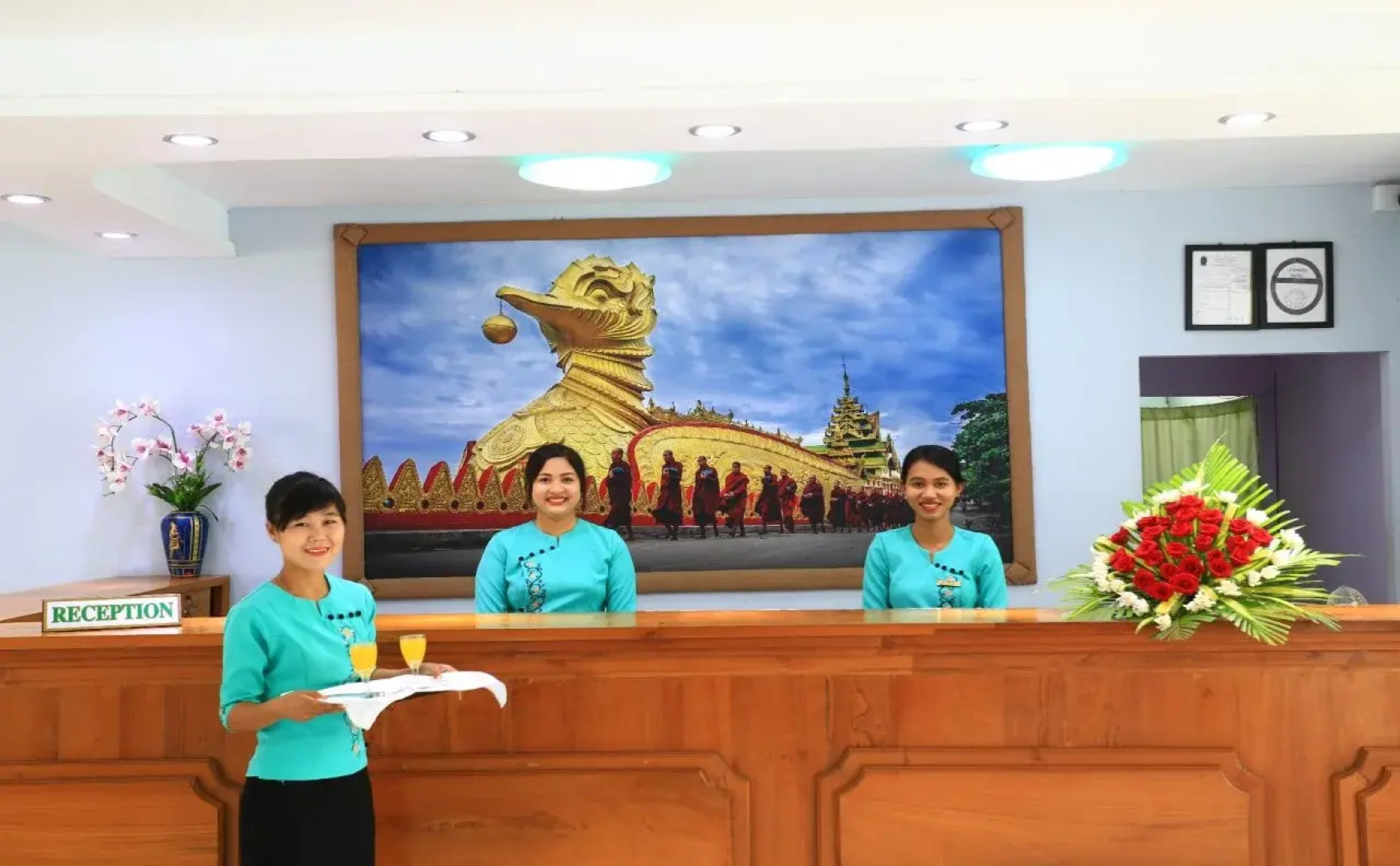 The Floral Breeze Wun Zin Hotel
