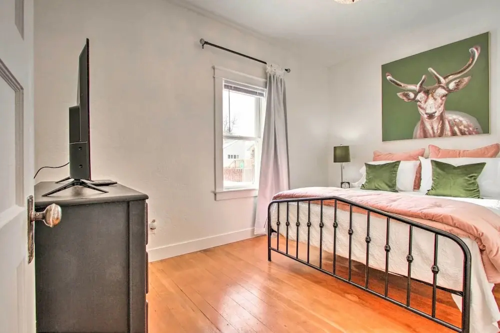 Charming Choteau Cottage: Ski & Fish Nearby!