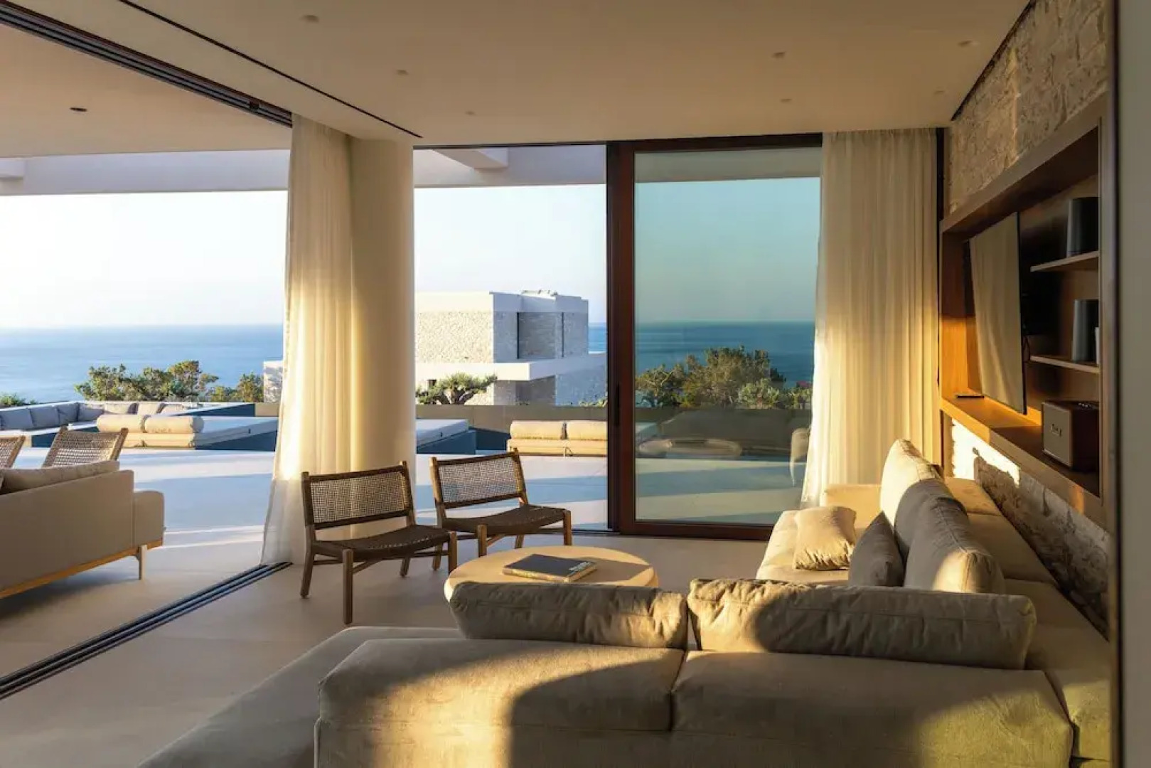 Seanatra Luxury Villas