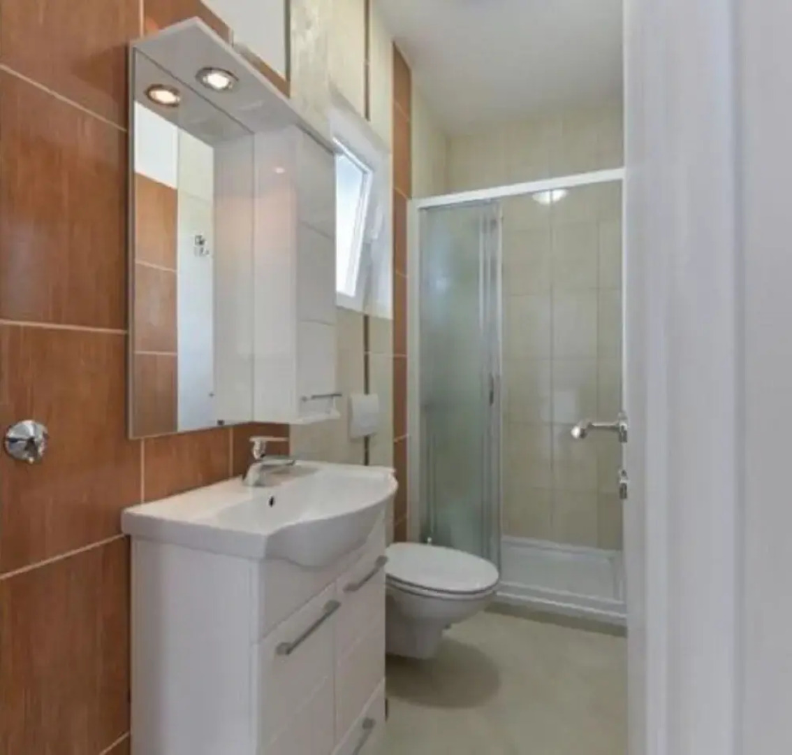 Ani 1 - With Pool - H