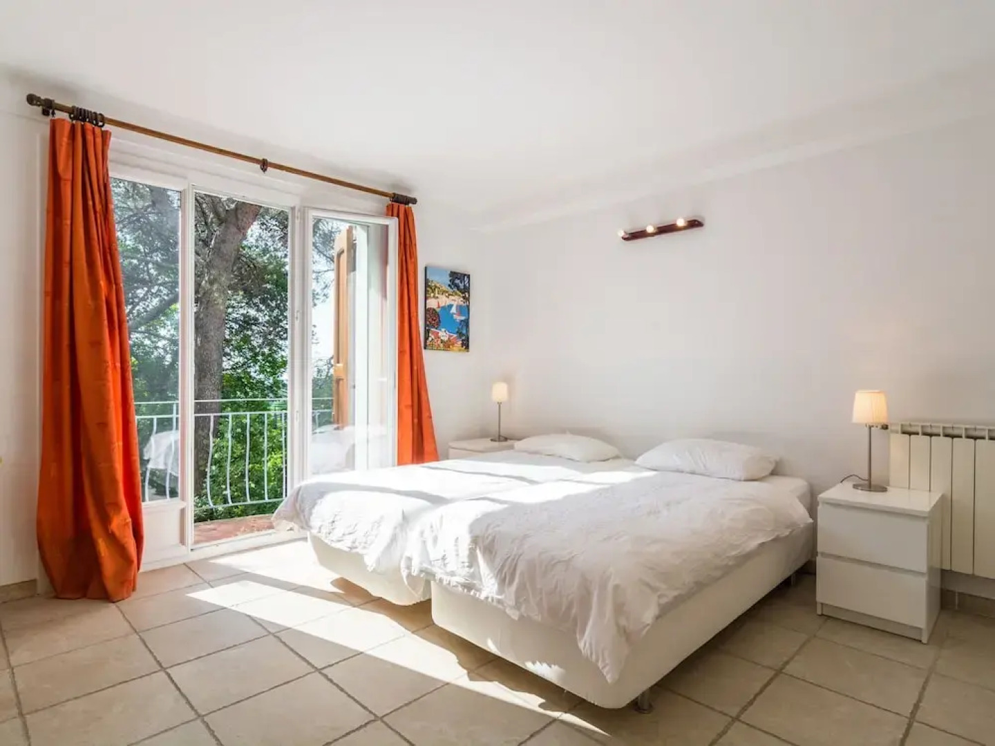 Spacious Villa in La Gaude With Swimming Pool