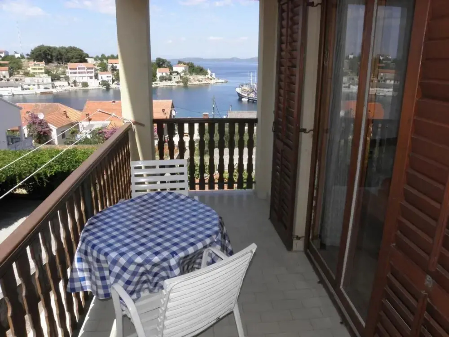 Dari - 70m From Sea - A2