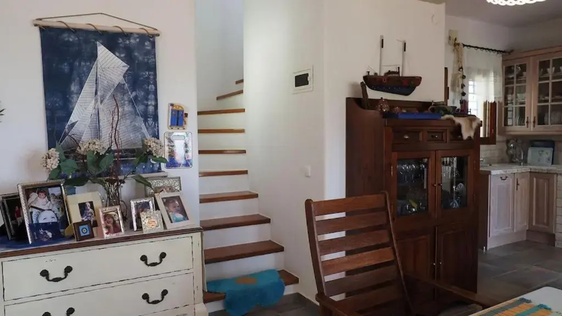 Yades elegant villa 2 minutes away from the beach