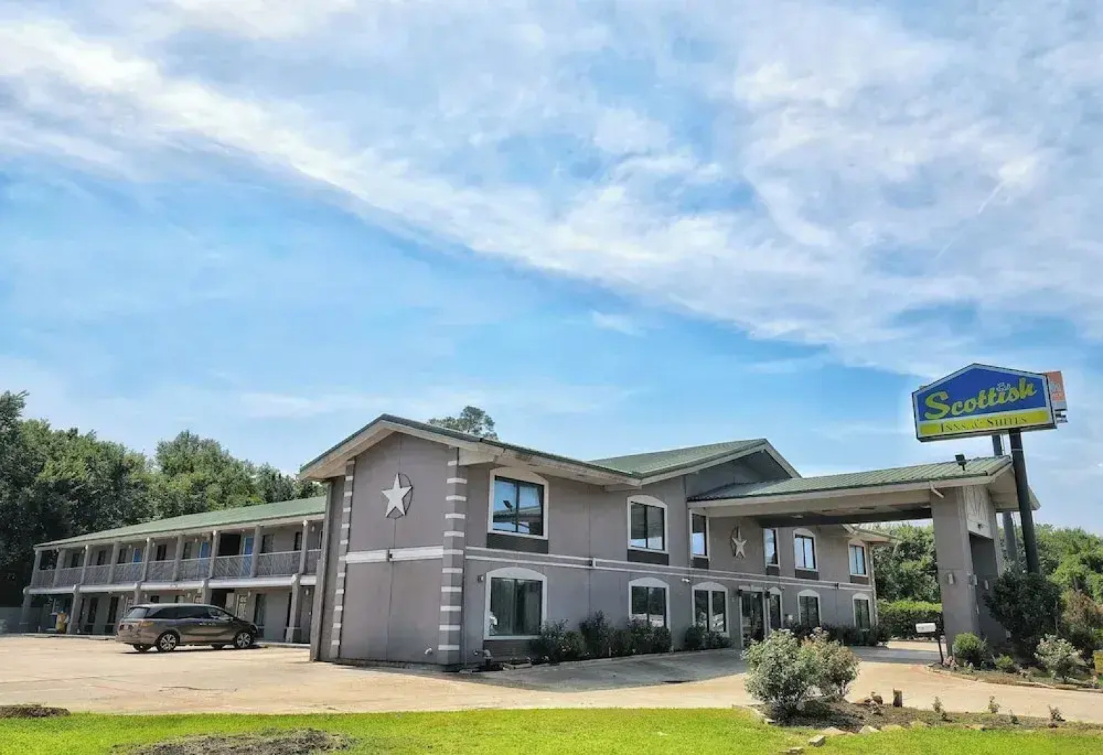 Scottish Inns & Suites Shenandoah Woodlands Mall