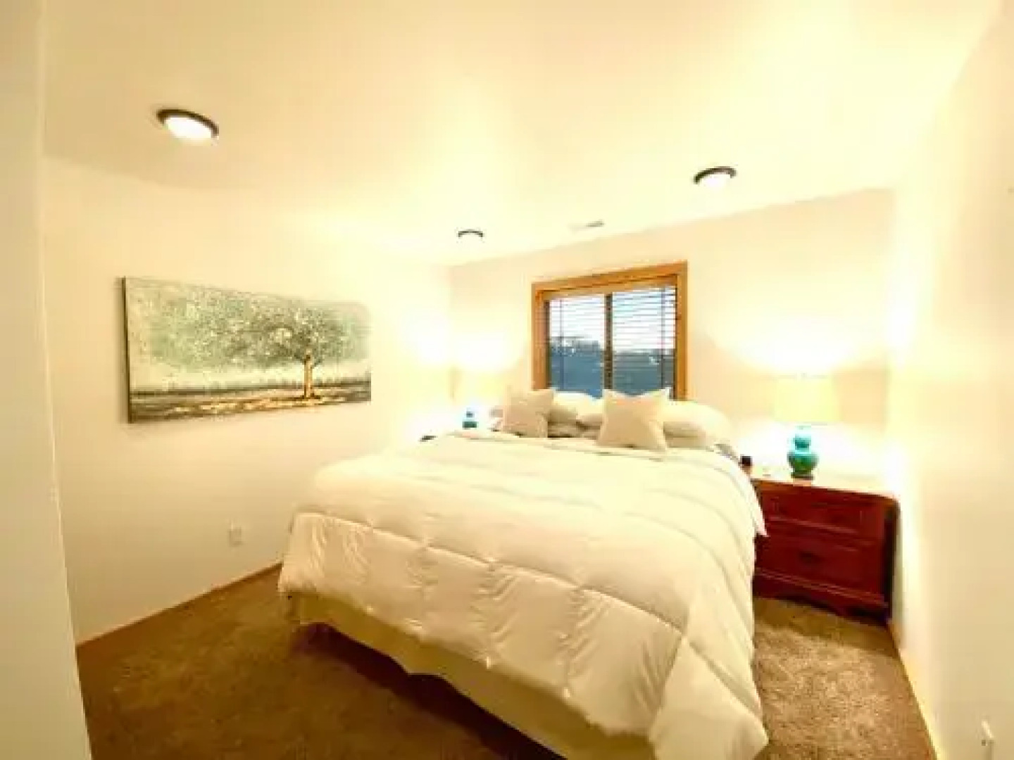 Raspberry Garden Inn & Suites