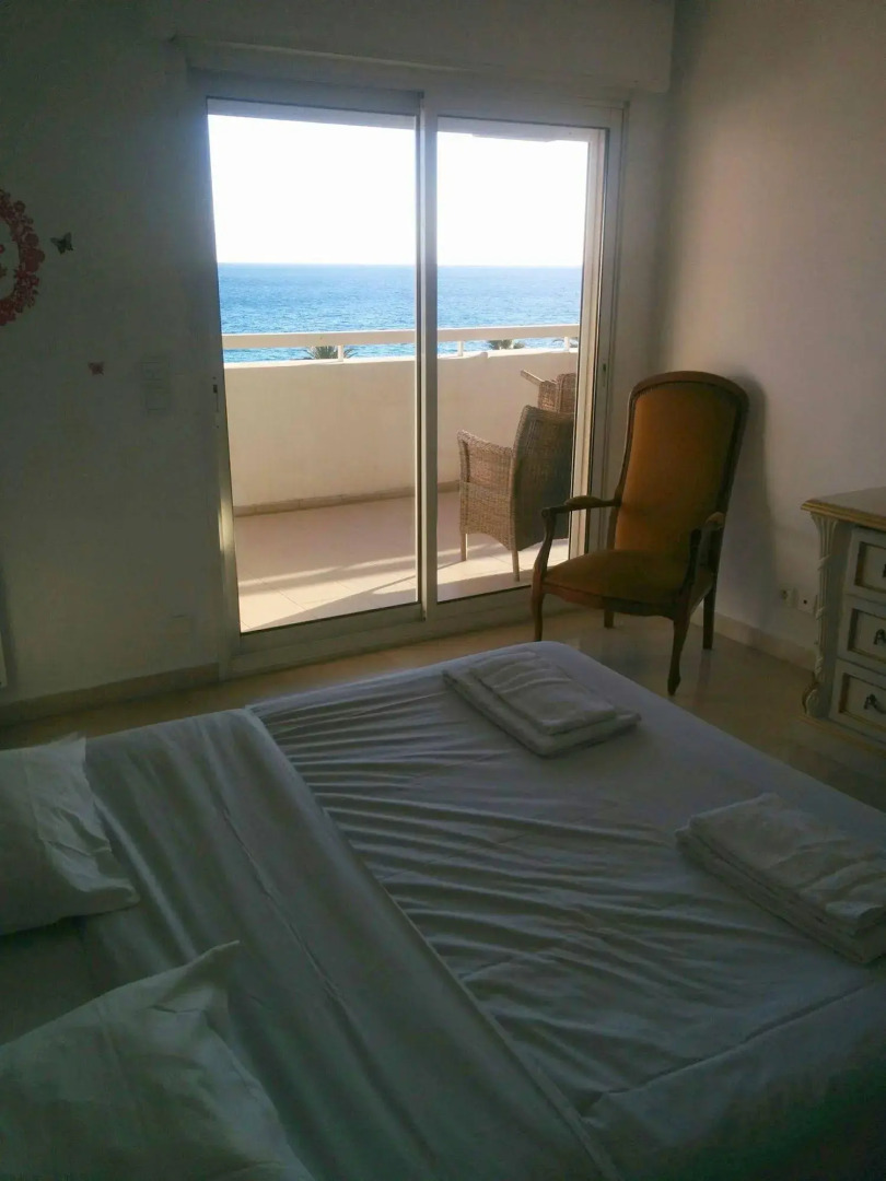 Happy Few - Le Sea View