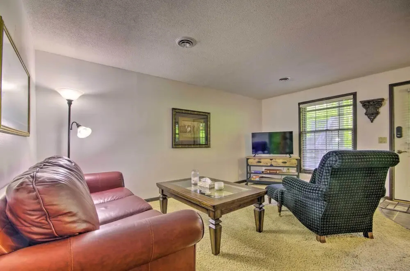 Cozy Hallsville Apartment w/ Shared Hot Tub!