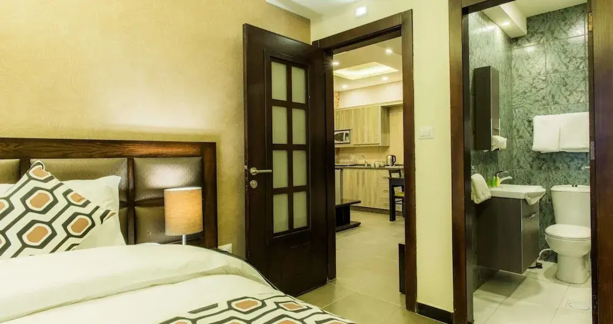 Shams Al Weibdeh Hotel Apartment