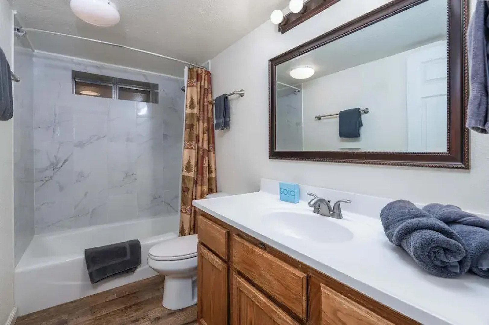 Yosemite Aviary and Quail Within Yosemite - 2 Separate Units, Up To 14 Guests!