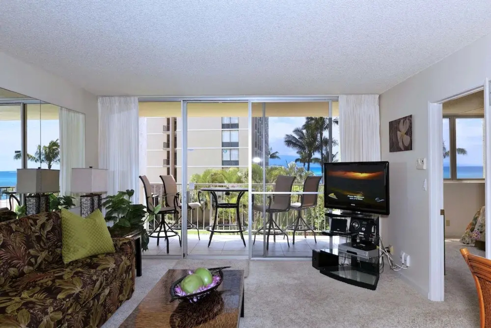 Royal Kahana 315 by RedAwning