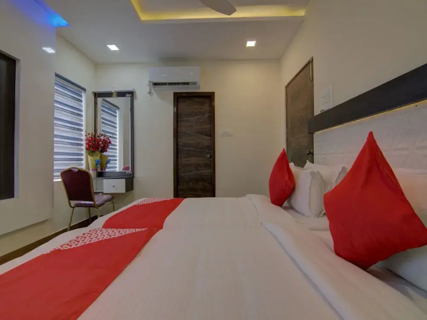 OYO 16879 Hotel Woodland