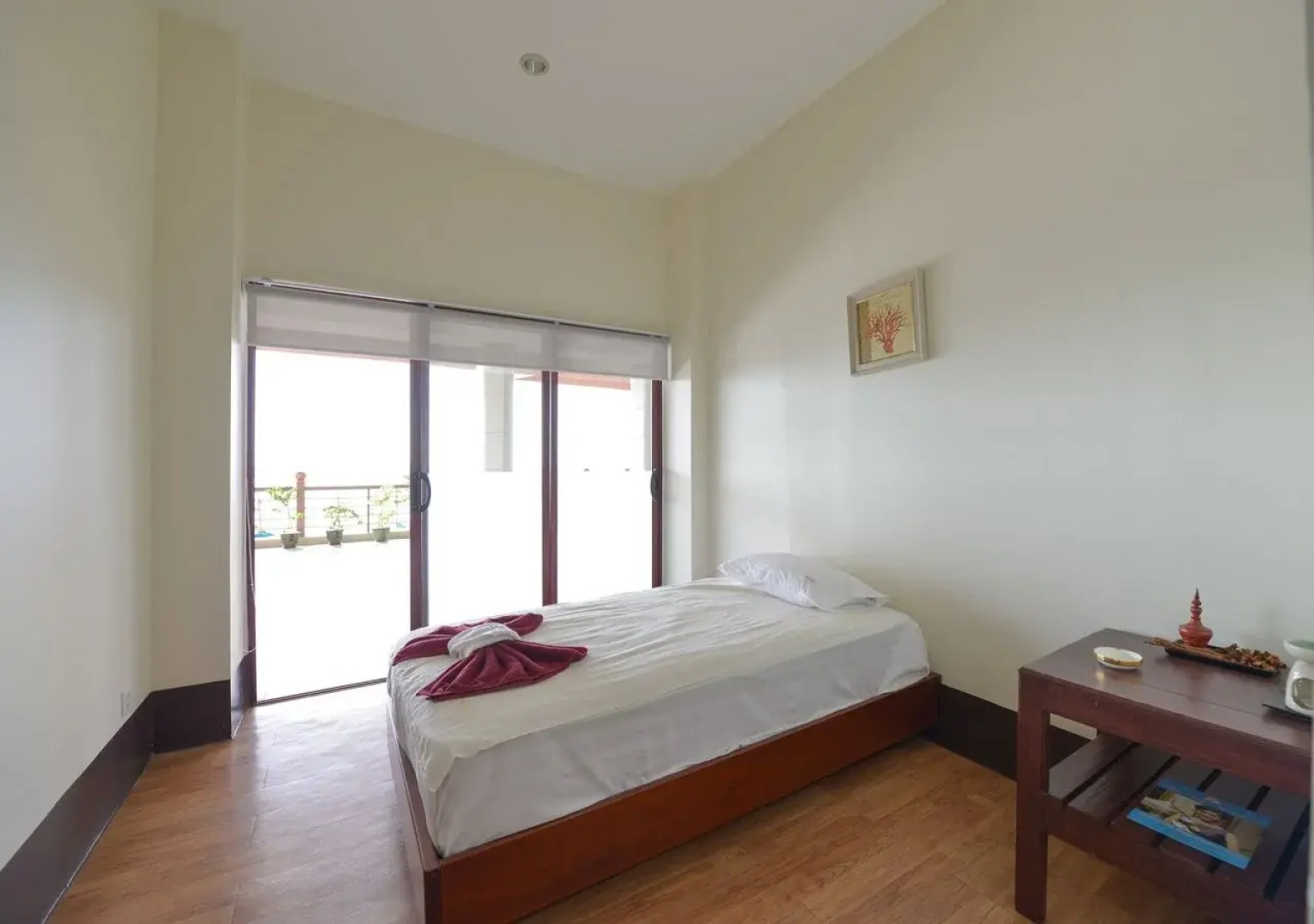 Ngwe Saung Yacht Club & Resort