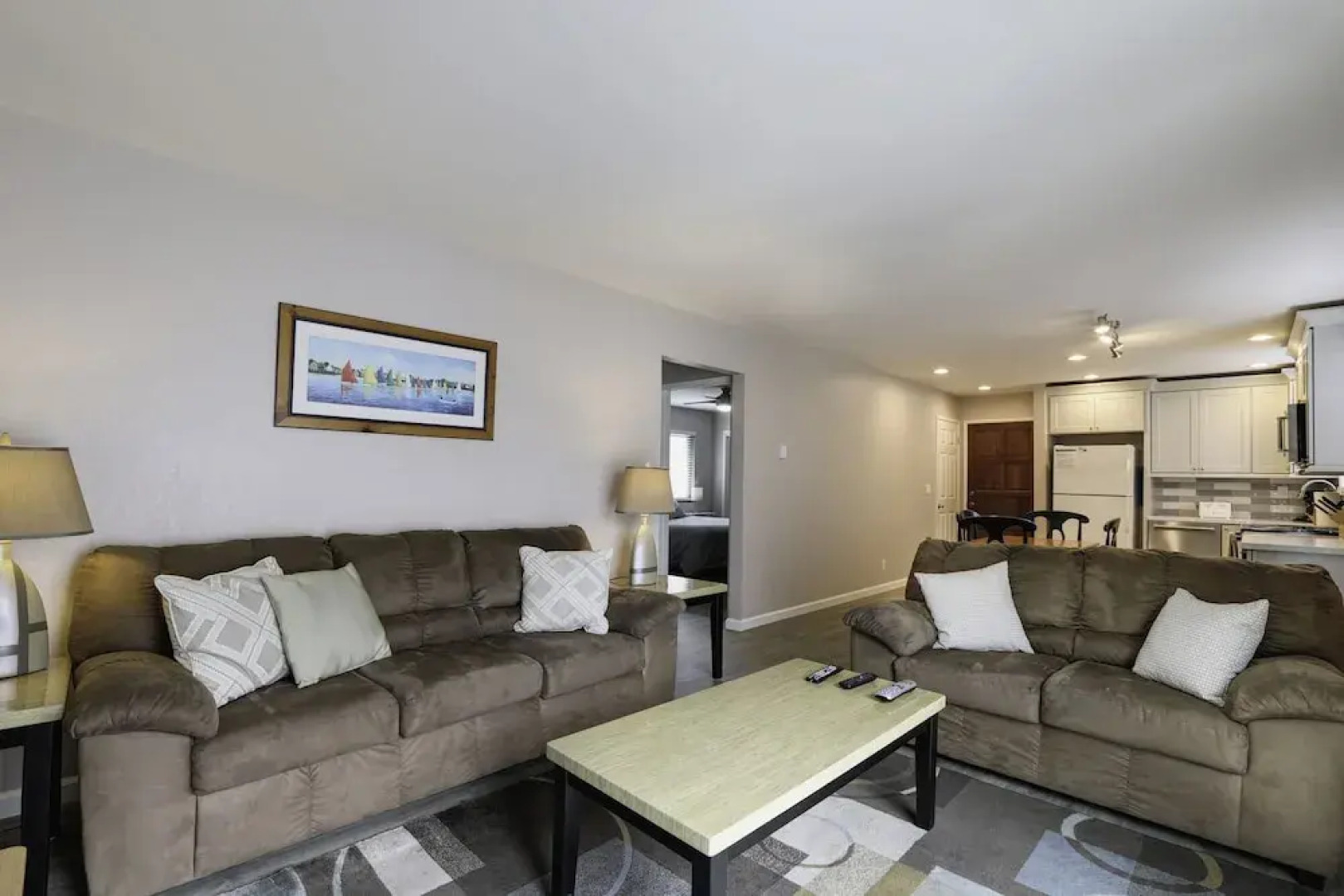 220 #7 Ocean View Ave 2 Bedroom Condo by Redawning