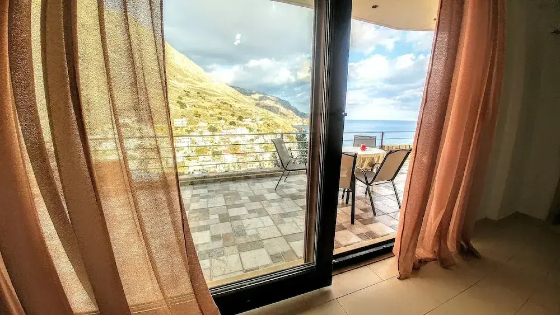 Sunny Cozy Home AMAZING SEA VIEW