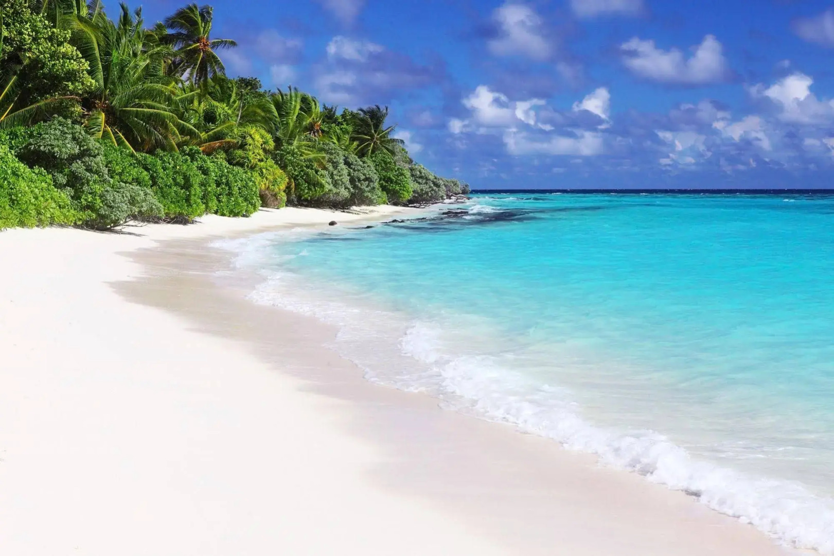 Thoddoo Beach View by Vista