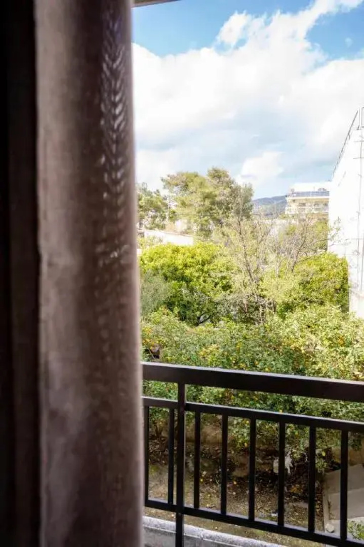 Central House Karistos