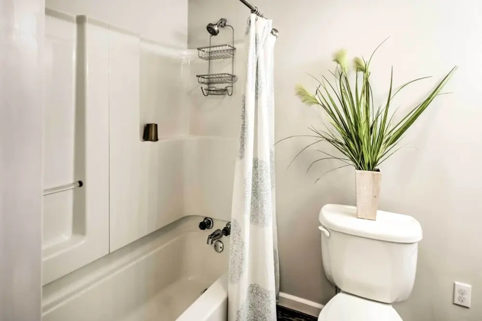 Family Home w/ Deck, Yard, Dock on Rock River