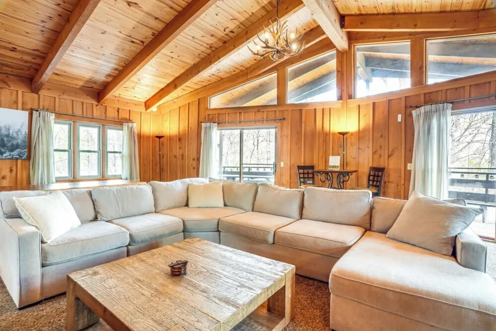 Treehouse-style Cabin, 1 Mi to Massanutten Resort