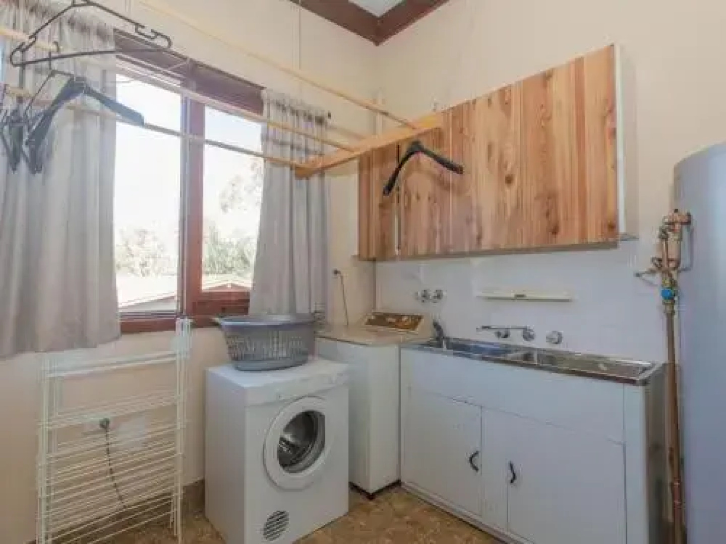 The Lakefront 69 Townsend Street