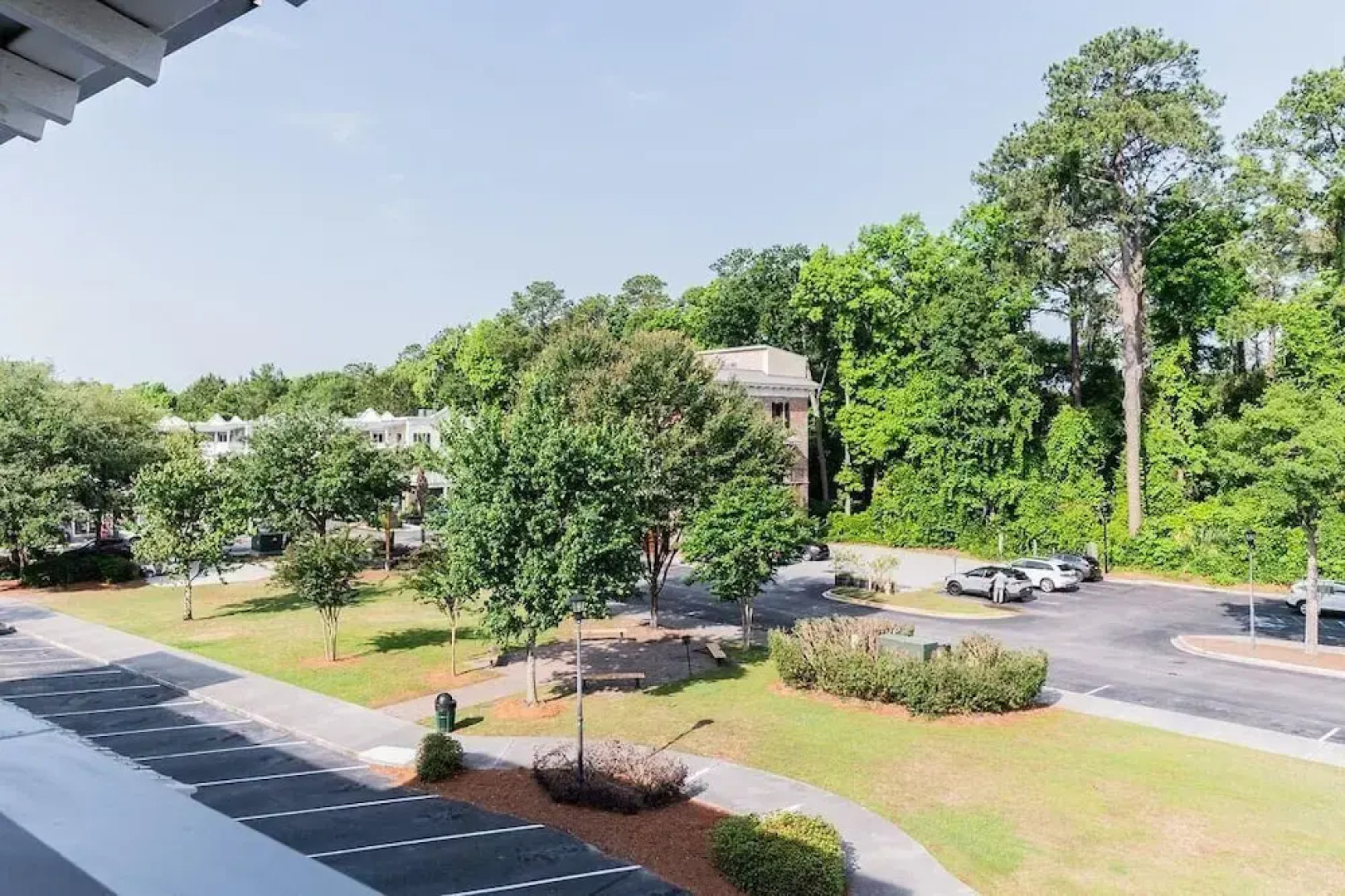 Pearl of the Promenade - Old Town Bluffton, SC 2 Bed Townhome in Prime Location