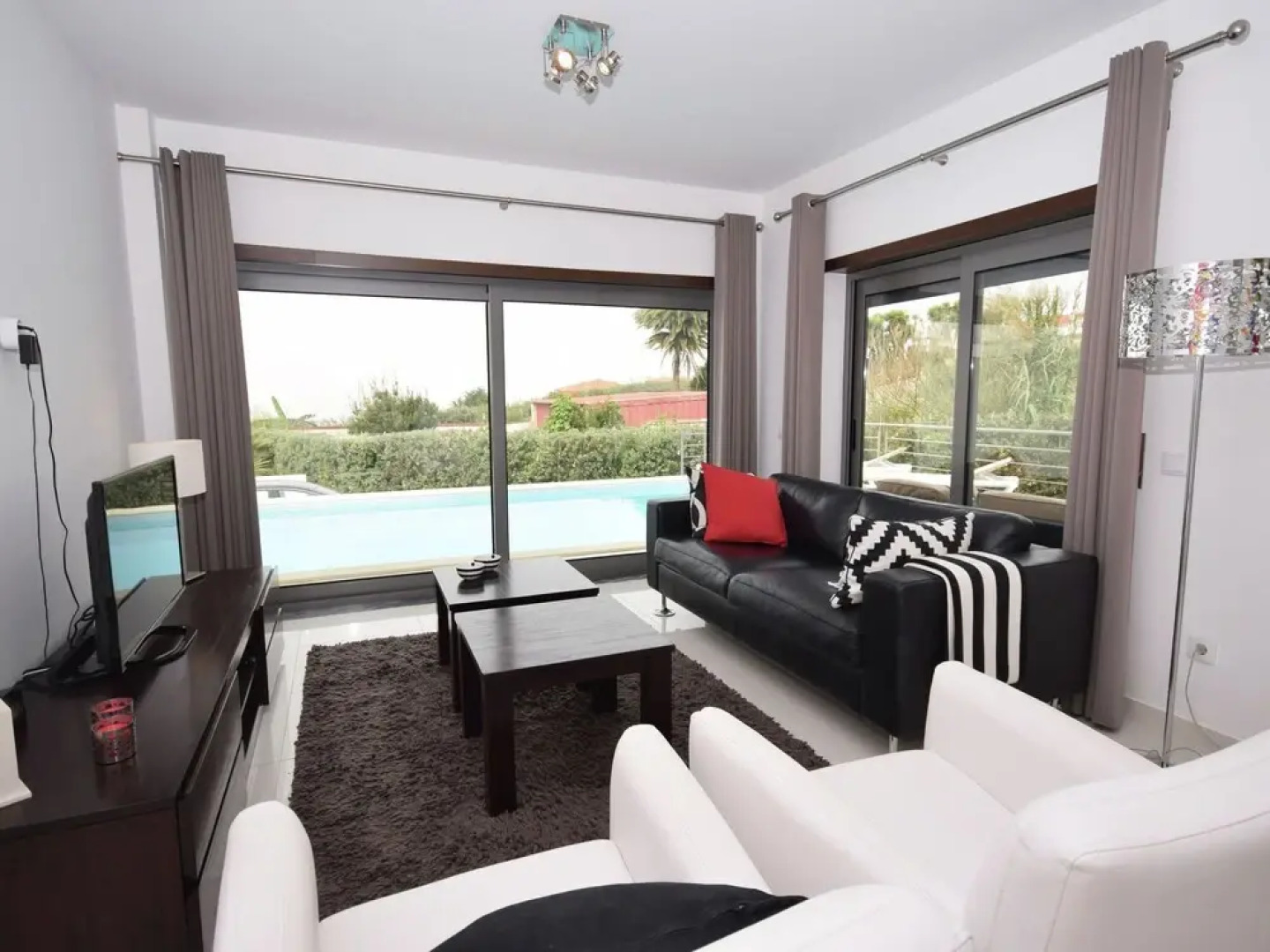 Modern villa with private pool just 400m from the sea