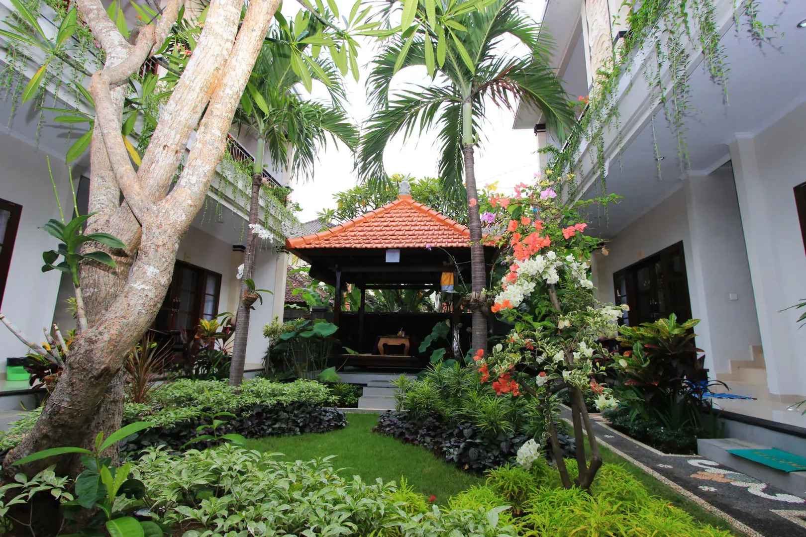 Gatra Ubud Inn