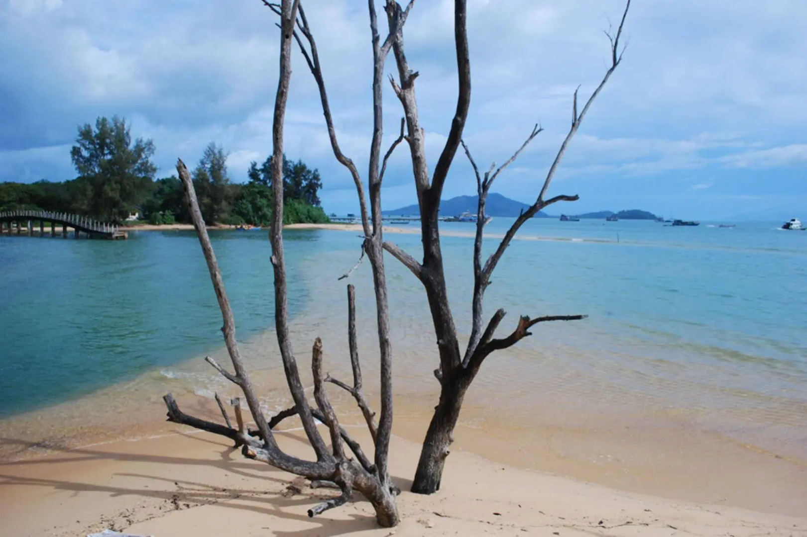 Chomjan Beach Resort