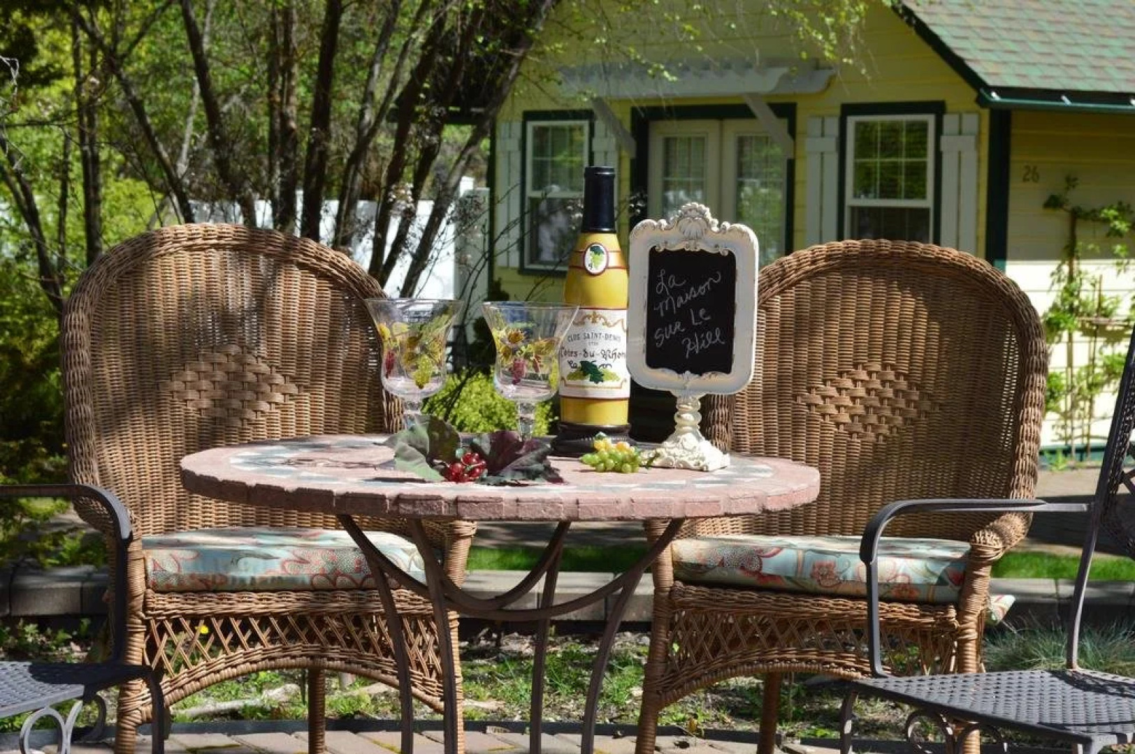 La Maison Sur Le Hill Bed & Breakfast