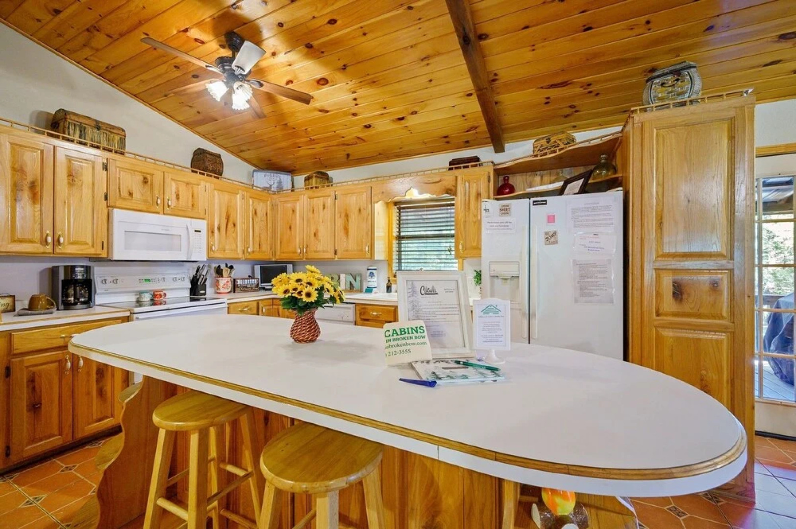 Cast Away Family Cabin with Hot Tub, Fireplace, and Kids Area by RedAwning